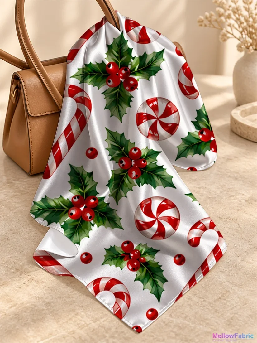 Платок женский с новогодними палочками, еловыми листьями и ягодами
